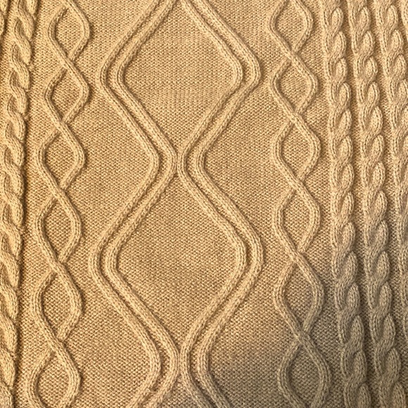 $10 CLEARANCE - NWT Lulus Styled Sensation Cable Knit Sweater Skirt (Skirt Only) - Picture 5 of 15